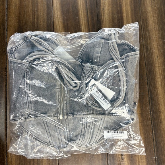 NWT PLT Washed Grey Dip Hem Bust Cup Denim Corset Top size US6 Grunge V Neck Low - Picture 6 of 8